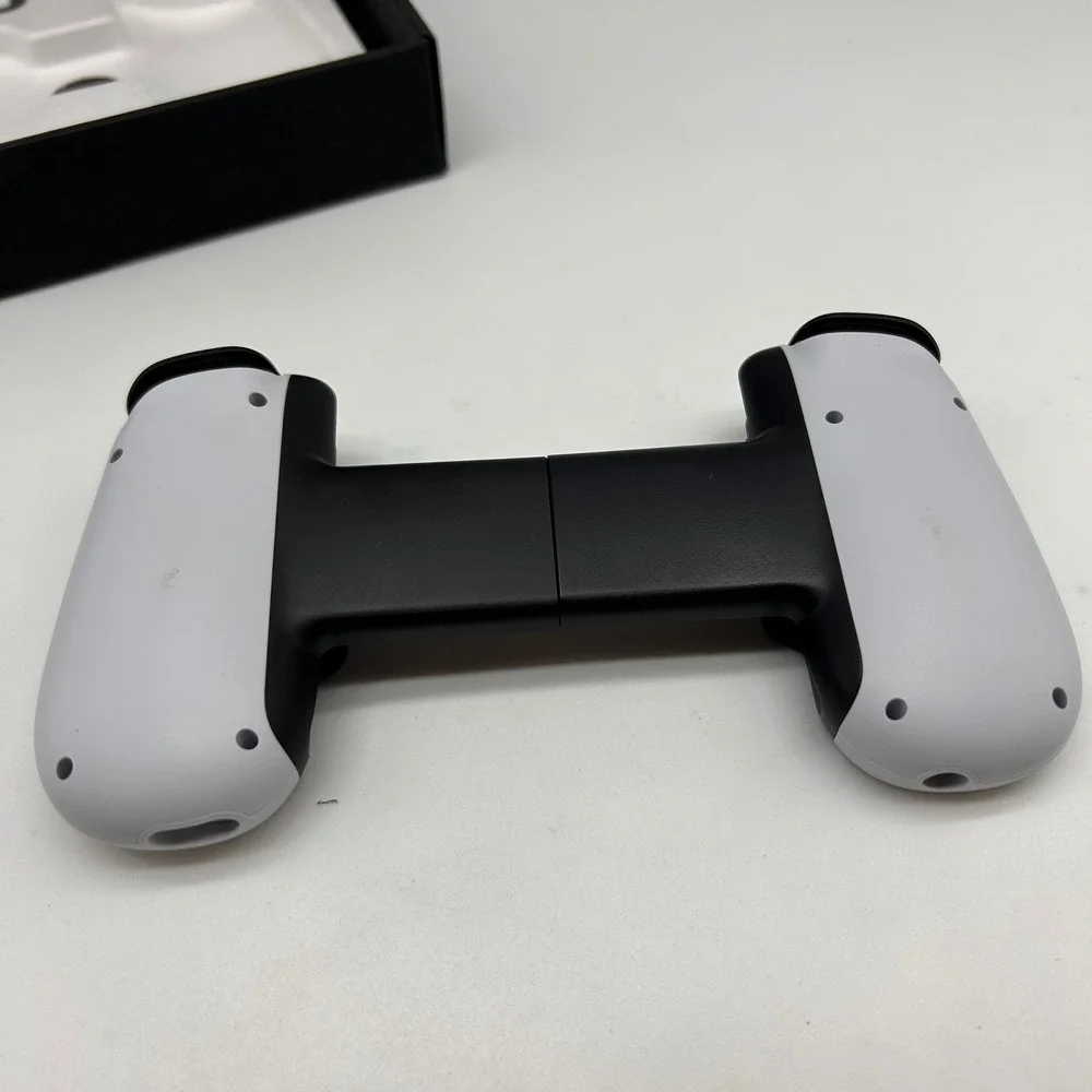 Backbone One PlayStation Edition iPhone Mobile Gaming Controller BB-02 White